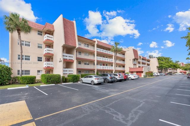 $160,000 | 1045 Country Club Drive, Unit 402 | Margate