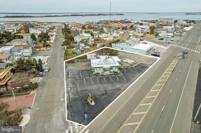 $3,250,000 | 704 Broadway | Long Beach Island