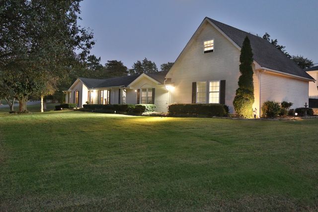 $825,000 | 101 Highlander Drive | Hendersonville