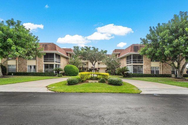 $235,000 | 5510 Tamberlane Circle, Unit 143 | Palm Beach Gardens