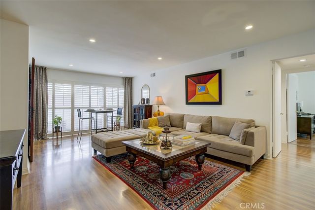 $563,900 | 5454 Zelzah Avenue, Unit 315 | Encino