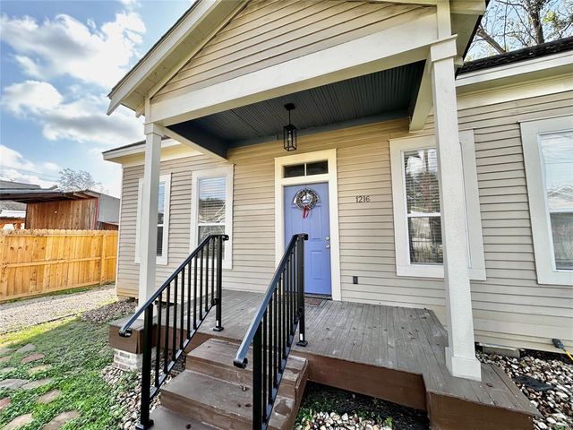 $2,300 | 1216 Campbell Street | Northside Village