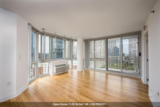 $1,049,000 | 20 2nd Street, Unit 1602 | Hudson Exchange