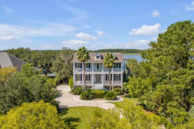 $2,650,000 | 2491 River Bluff Lane | Rivertowne