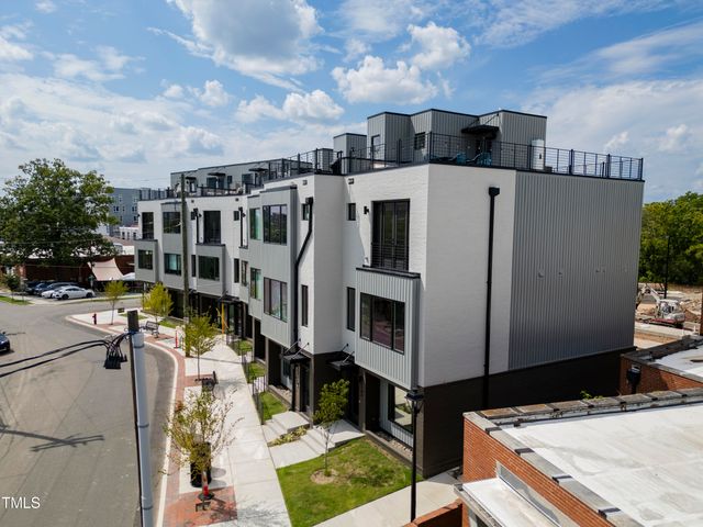 $750,000 | 3007 Corbell | Broadway Townhomes