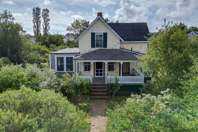 $3,800,000 | 20 East Lincoln Avenue | Brant Point