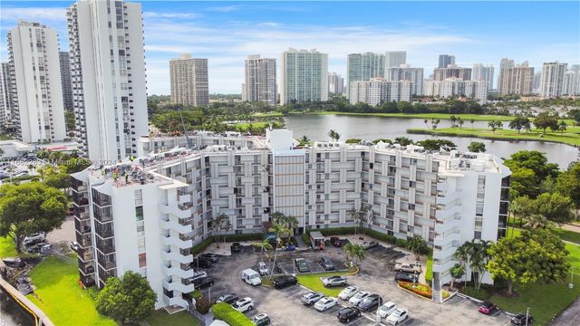 $2,500 | 3475 North Country Club Drive, Unit 105 | Aventura