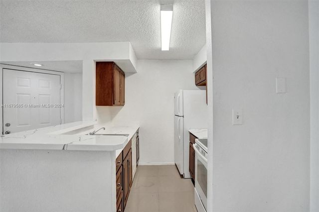 $1,800 | 2946 South University Drive, Unit 7108 | Sundance at Davie