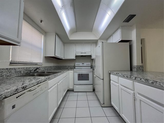 $1,975 | 2339 Linton Ridge Circle, Unit E2 | Delray Beach