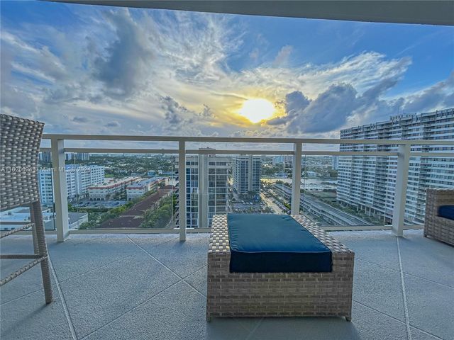 $599,000 | 2030 South Ocean Drive, Unit 1606 | Parker Plaza