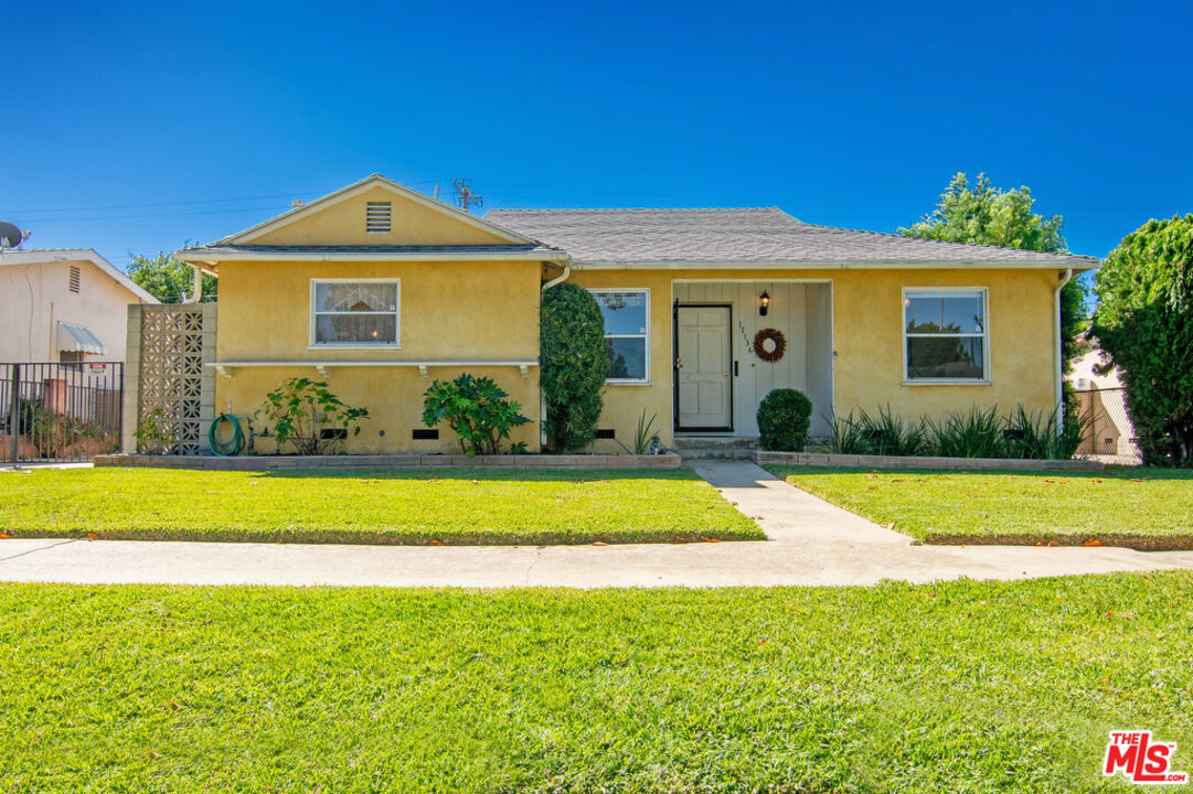 17136 Strathern Street Van Nuys CA 91406 Compass