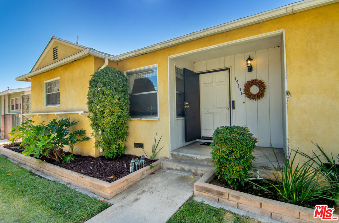 17136 Strathern Street Van Nuys CA 91406 Compass