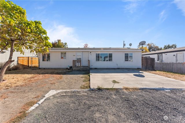 $251,900 | 1807 West Bemis Street | Moses Lake