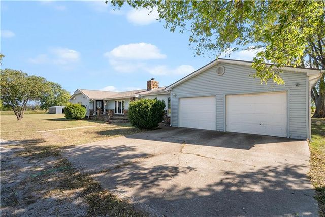 $349,900 | 1441 15000 Road | Mount Pleasant Township - Labette County