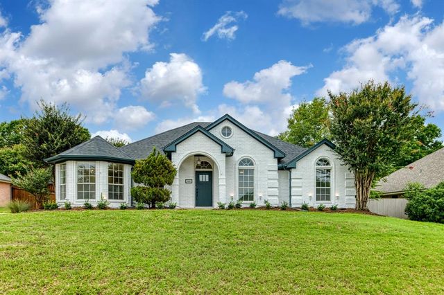 $375,000 | 412 Shelby Drive | Burleson