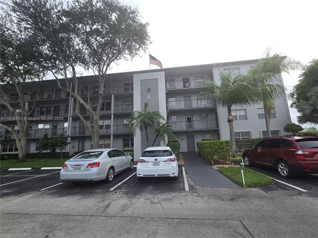 $1,800 | 300 Southwest 134th Way, Unit 413E | Century Village