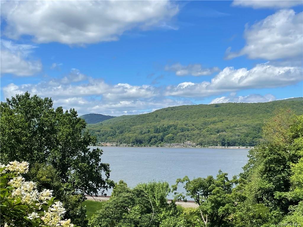 Hudson River view from th edeck