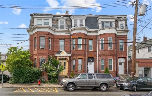 $510,000 | 126 Washington Avenue, Unit 2 | Broadway