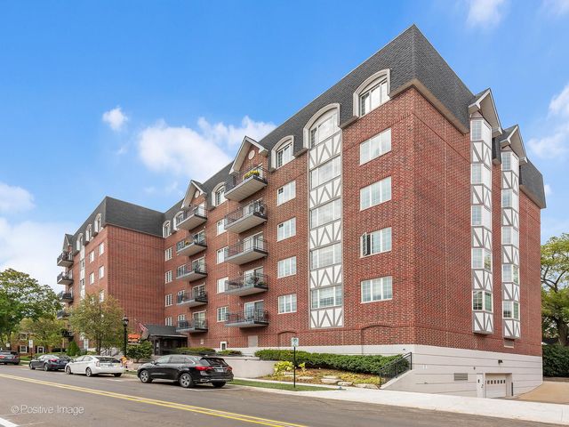 $475,000 | 501 Forest Avenue, Unit 205 | Glen Ellyn