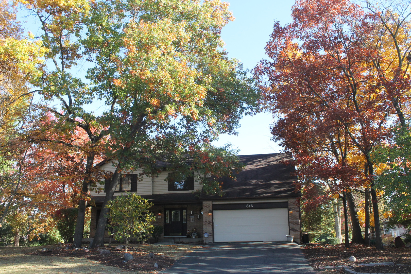 a house view with a outdoor space