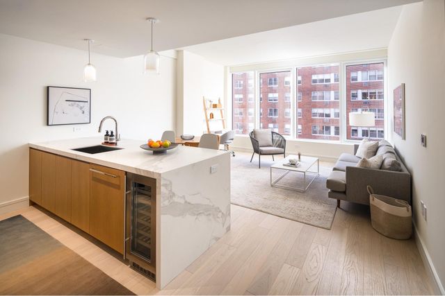 $1,600,000 | 200 East 20th Street, Unit 3A | Gramercy