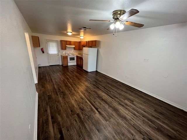 $1,000 | 701 Miracle Lane, Unit G | Cleburne