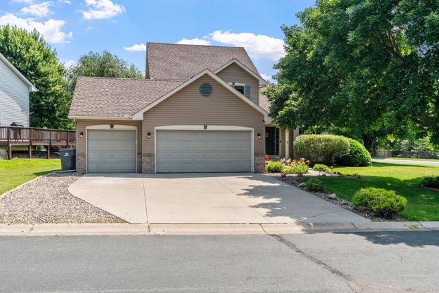 $449,999 | 1971 Fischer Drive | Waconia