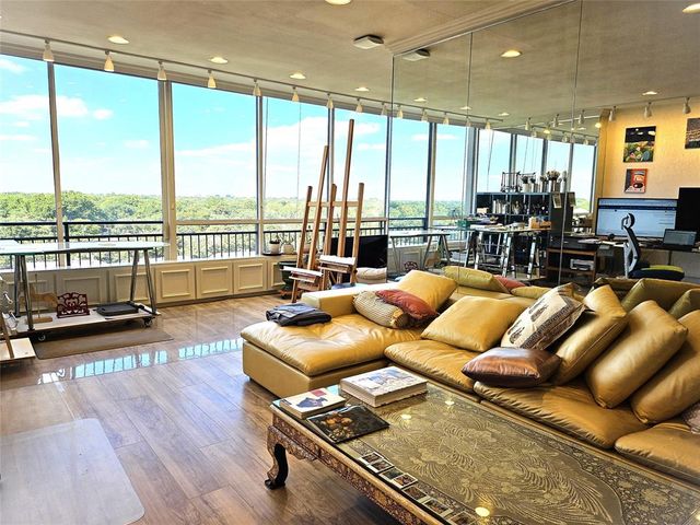 $549,000 | 6335 West Northwest Highway, Unit 711 | Preston Hollow South