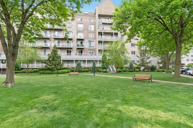 $4,000 | 101 Shearwater Court East, Unit RR35 | Port Liberte