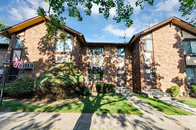 $249,900 | 1S128 Holyoke Lane | York Township - DuPage County