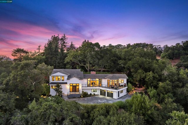 $3,495,000 | 24 La Campana Road | Hacienda Del Orinda