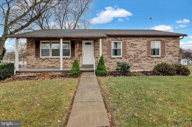 $289,500 | 418 Indian Manor Drive | Ontelaunee Township - Berks County