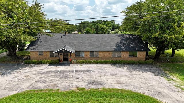 $589,999 | 900 East Belt Line Road | DeSoto