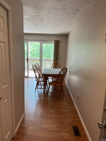 $1,400 | 1368 South College Mall Road, Unit I4 | Bloomington