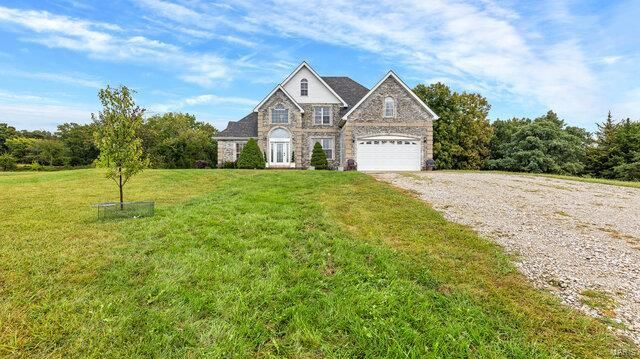 $689,000 | 4 King Lane | Danville Township - Montgomery County