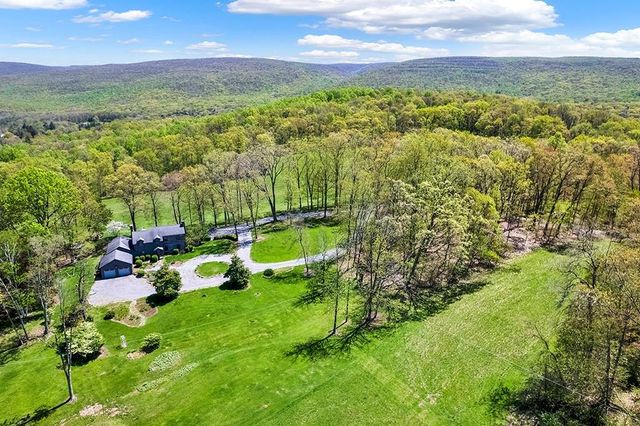 $2,300,000 | 137 Mccreery Drive | Fairfield Township - Westmoreland County