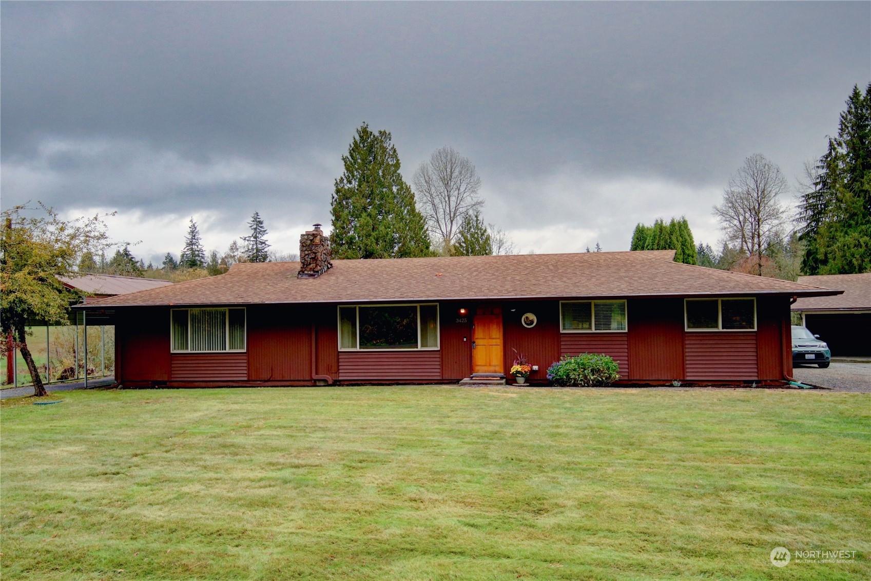 a front view of house with yard