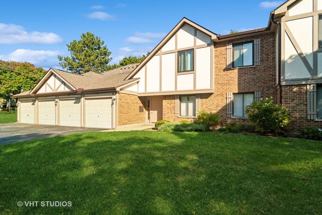 $220,000 | 1008 East Glavin Court, Unit 1 | Deerpath Manor