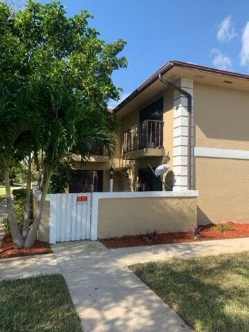 $2,000 | 1482 North Lawnwood Circle, Unit 31A | Fort Pierce