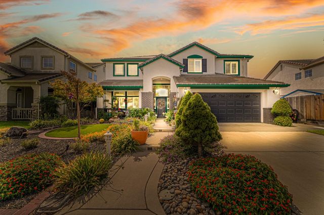 $899,999 | 1933 Buena Vista Drive | Manteca