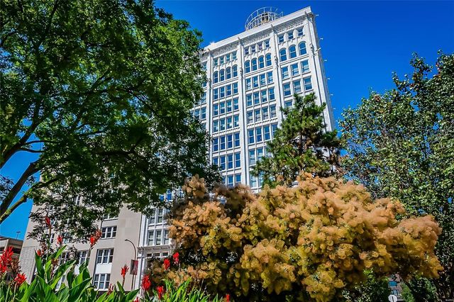 $213,900 | 1501 Locust Street, Unit 508 | Downtown St. Louis