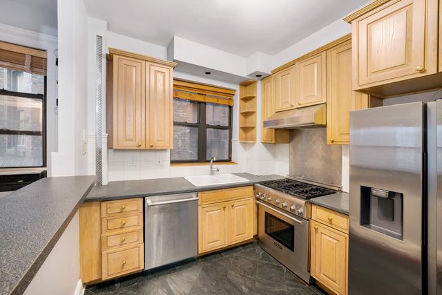 $1,950,000 | 243 West 98th Street, Unit 5A | Upper West Side