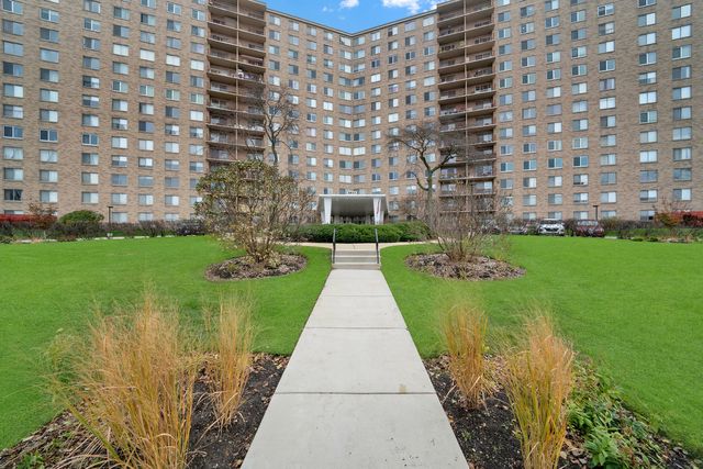 $144,900 | 6833 North Kedzie Avenue, Unit 709 | West Rogers Park