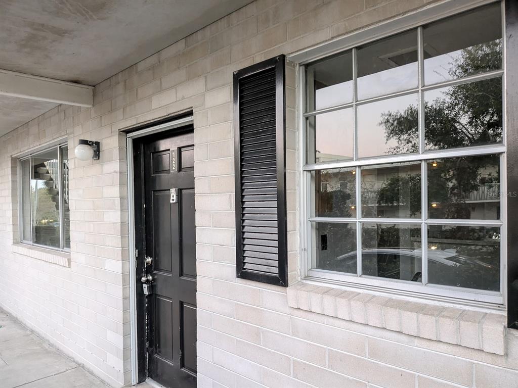 a view of a entrance door of the house