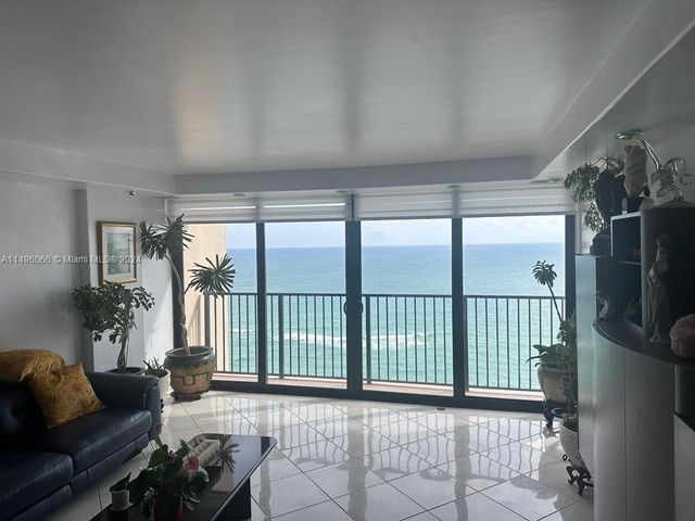 $658,500 | 2101 South Ocean Drive, Unit 2201 | South Central Beach