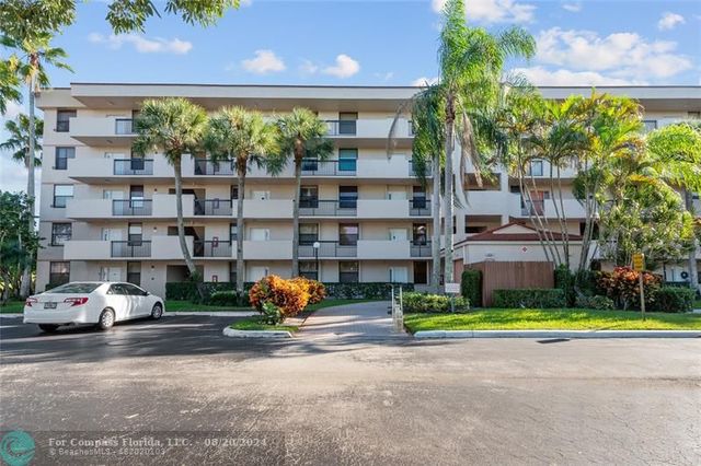 $210,000 | 2767 Carambola Circle South, Unit 402 | Coral Gate