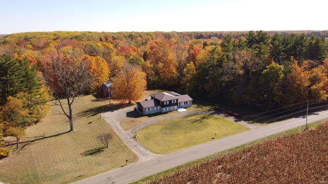 $499,900 | 335 North Corporation Line Road | Van Buren Township - Fountain County