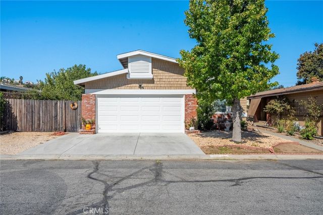 $549,000 | 27515 Amethyst Way | Castaic