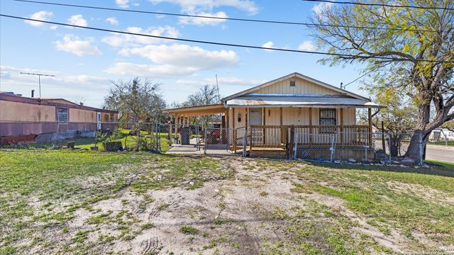 $110,000 | 217 North Park Avenue | Karnes City