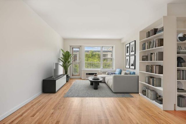 $599,000 | 131 West 85th Street, Unit 4C | Upper West Side